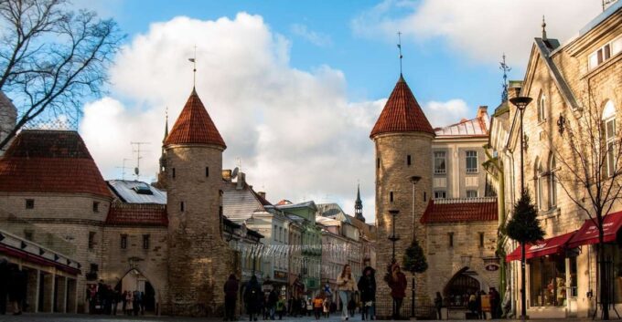 From Helsinki: Guided Day Trip to Tallinn by Ferry and Car - Booking and Cancellation Policy