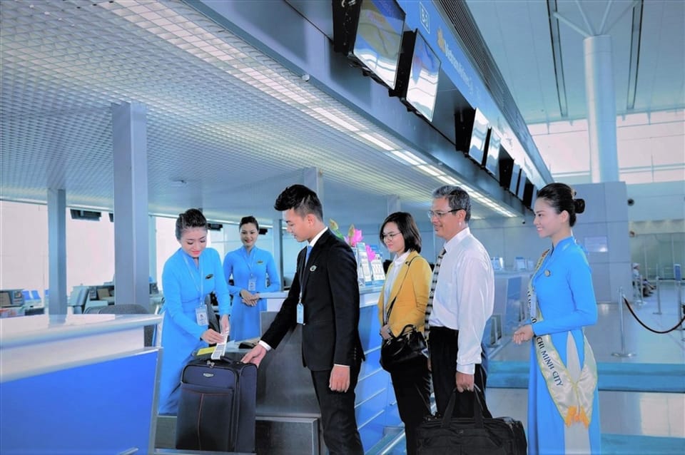 From Ho Chi Minh Airport: Connecting Fast Track Service. - Booking Requirements