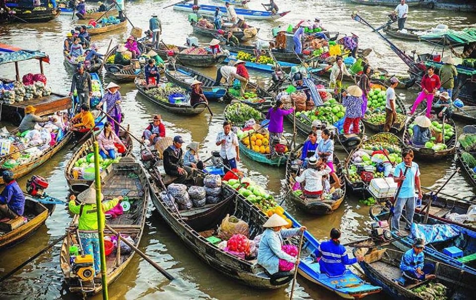 From Ho Chi Minh: MEKONG DELTA GROUP TOUR WITH ROWING BOAT - What to Expect on the Tour