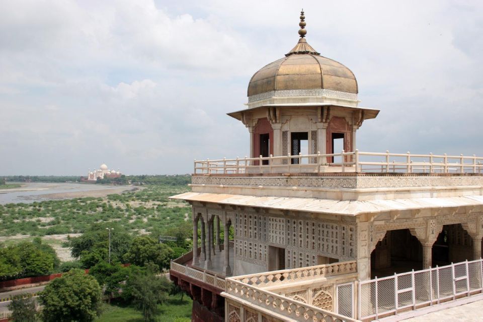 From Jaipur: Private Tour Taj Mahal and Agra Fort - Languages Offered