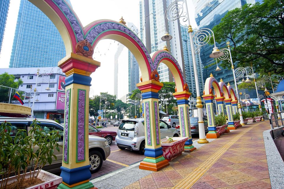 From Kuala Lumpur: Batu Caves Cultural Temple Tour - National Mosque Insights