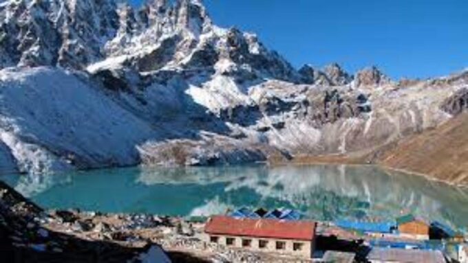 From Lukla: 10 Day Gokyo Lake & Ri Trek With Himalayan Guide - Weather Considerations
