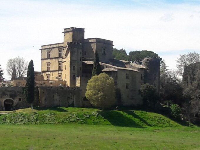 From Marseille: Luberon Markets & Villages Full-Day Trip - Meeting Point Information