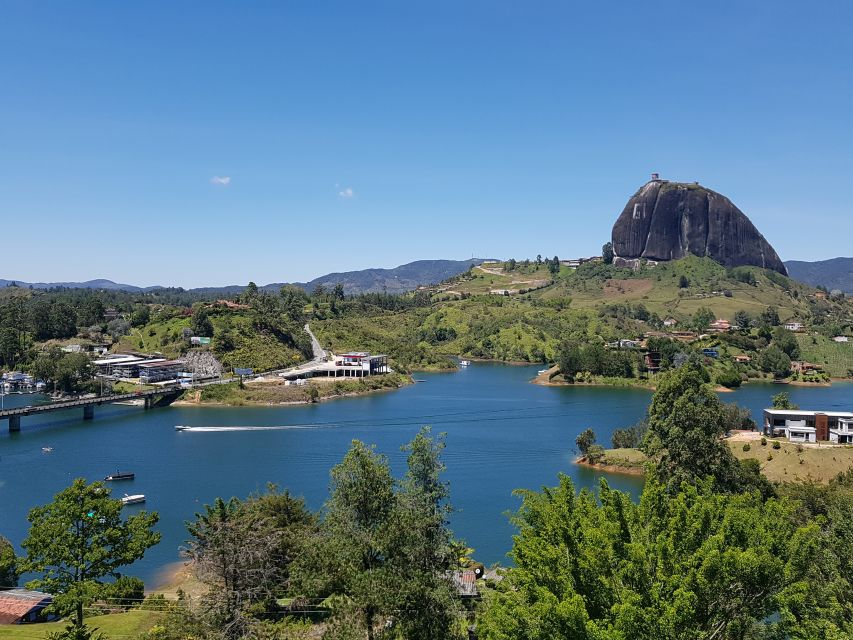 From Medellín: The Peñón Rock and Guatapé Town Private Tour - Exploring Guatapés