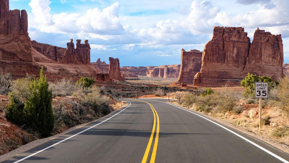 From Moab: Arches National Park Scenic Tour With Short Hikes - Important Safety Information