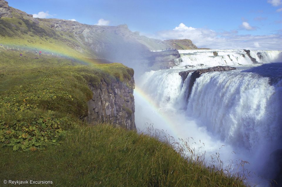 From Reykjavik: Golden Circle Guided Tour & Sky Lagoon Visit - Relax at Sky Lagoon