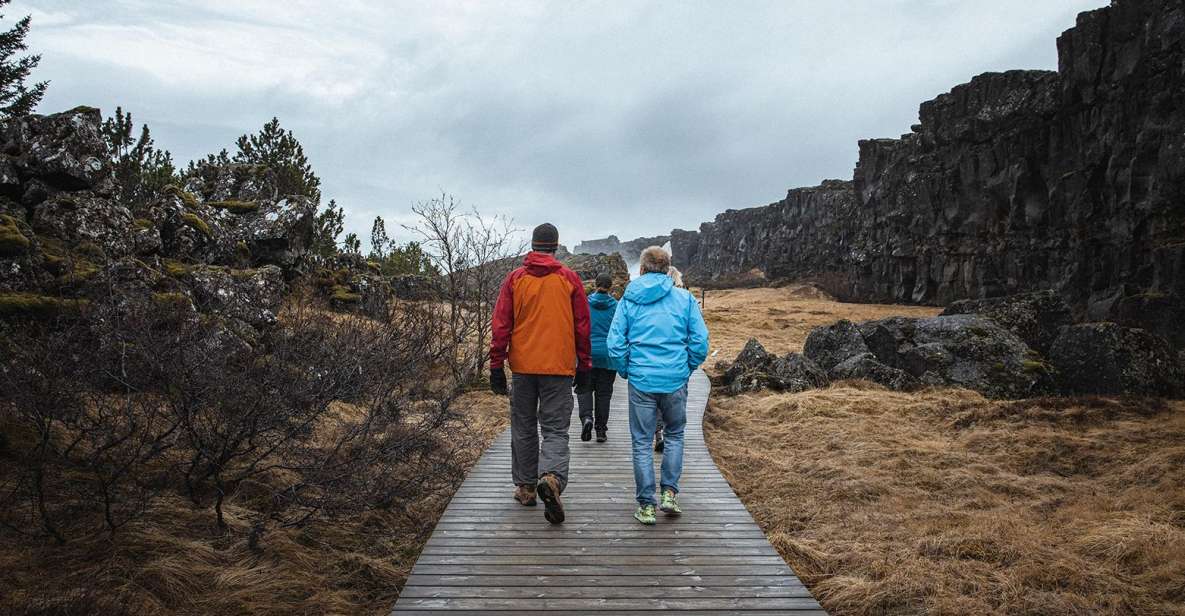 From Reykjavik: Golden Circle Private Tour & Photographs - Natural Wonders of the Golden Circle