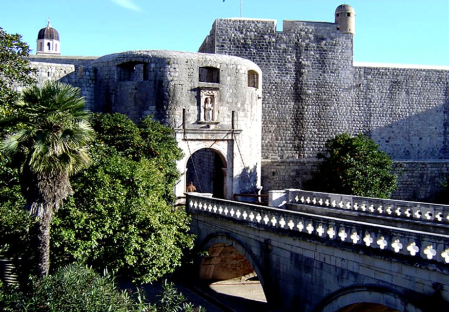 From Split/Trogir: Dubrovnik Guided Tour With a Stop in Ston - Meeting Point Variation