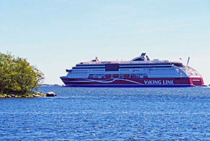 From Tallinn: Guided Day Trip to Helsinki by Ferry and Car - Travel Tips