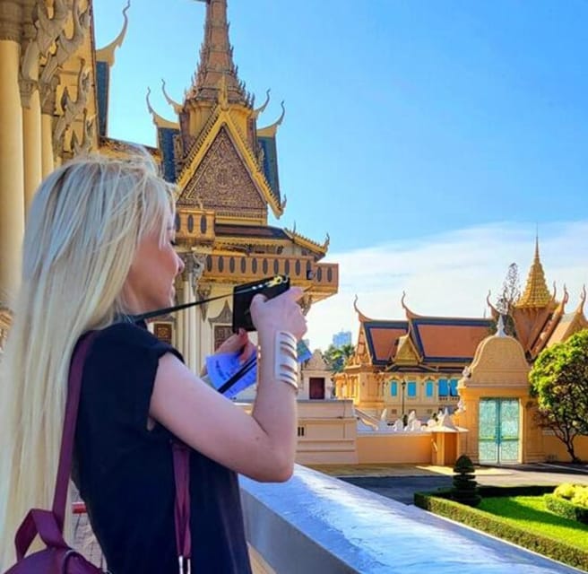 Full Day Tour of Phnom Penh City With Lina - Central Market Experience