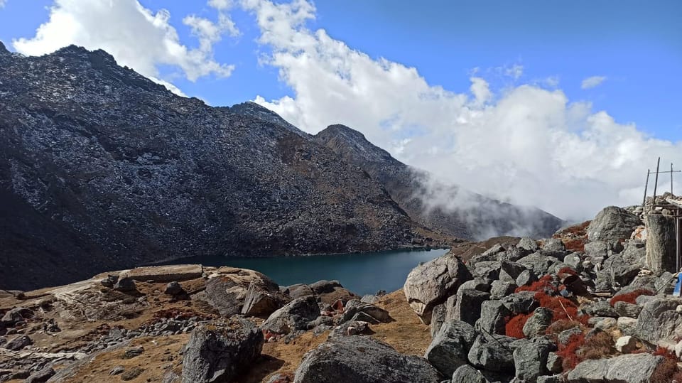 Gosaikunda Trek 7 Day: A Journey to the Sacred Alpine Lakes - Best Seasons to Trek