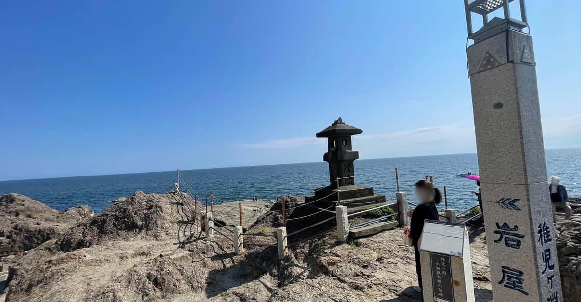 Gourmet Food and Temple Visit Tour in Enoshima - Scenic Spots and Temples