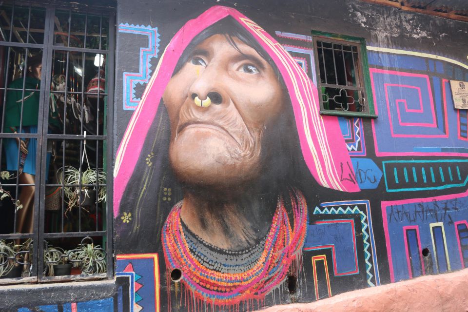 Graffiti Tour in La Candelaria Bogotá With Transportation - Essential Tips