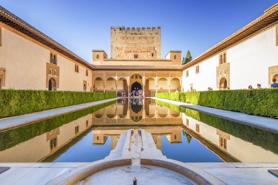 Granada: Alhambra and Generalife Private Fast-Track Tour - Starting and Drop-off Locations