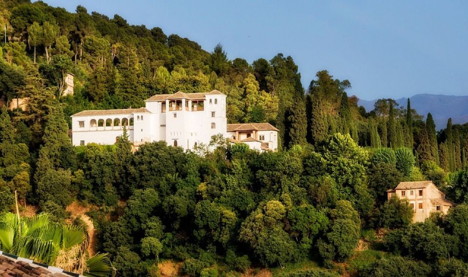 Granada: Alhambra Gardens, Generalife & Alcazaba Guided Tour - Exploring the Alcazaba