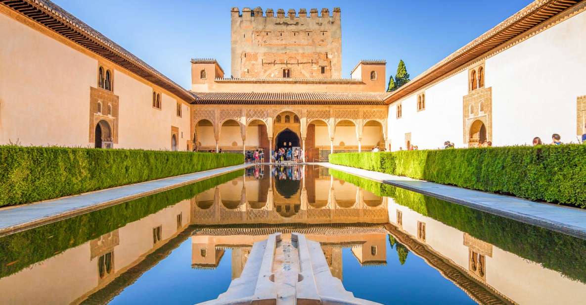 Granada: Alhambra, Generalife & Albaicin Private Tour - Tour Experience