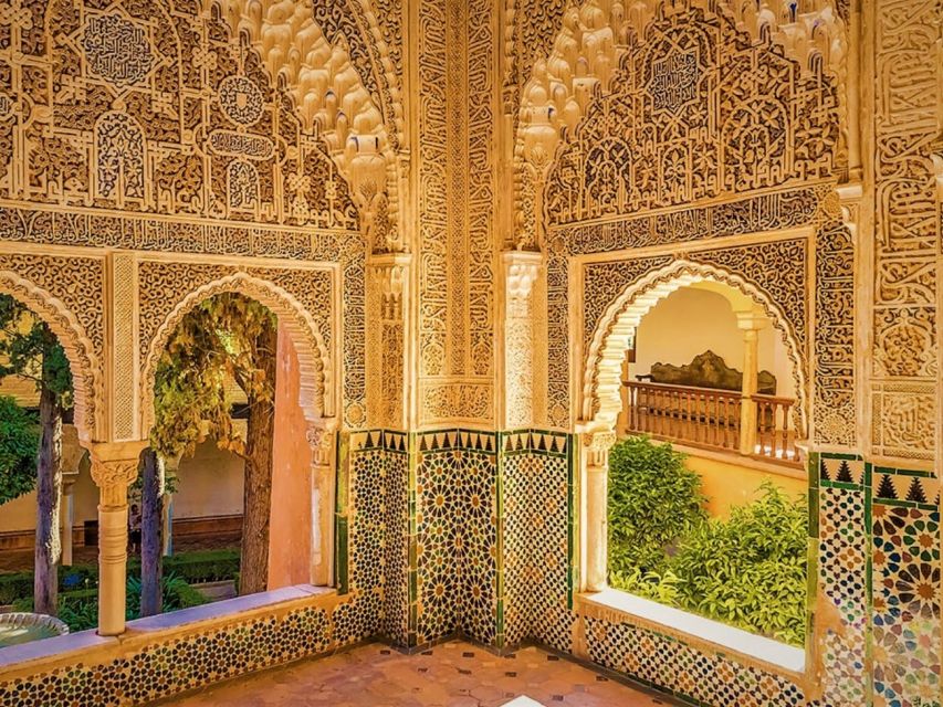 Granada: Full Alhambra Premium Guided Tour With Tickets - Exploring the Nasrid Palaces