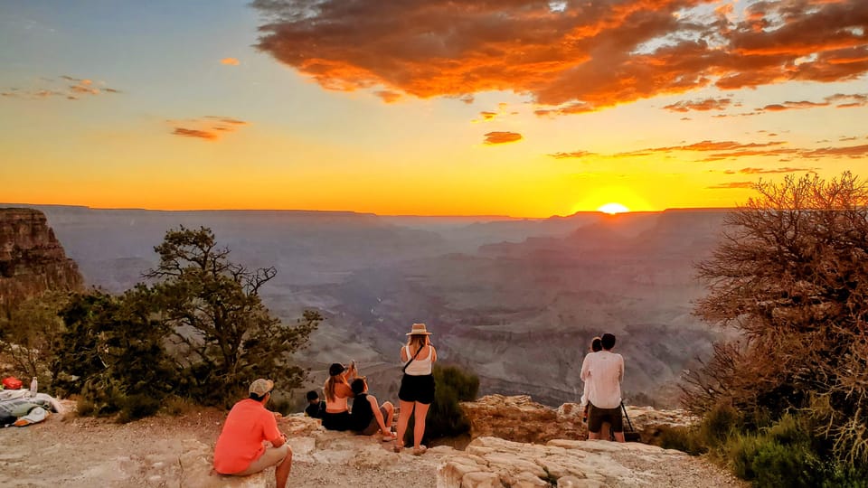 Grand Canyon Village/Tusayan: South Rim Sunset Tour & Dinner - What to Bring