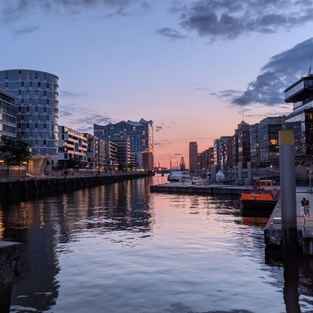 Hamburg: Private Sunset Van Tour With Welcome Drink - Frequently Asked Questions