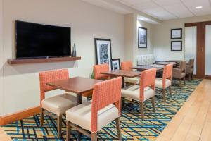 Hampton Inn Columbia - Booking Policies