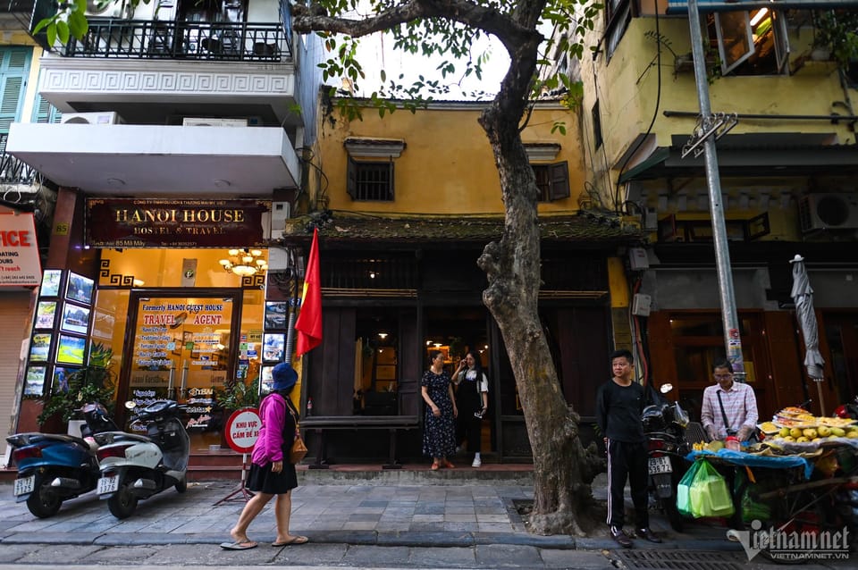 Hanoi: Half-Day City Tour With Cyclo and Train Street, Food - Local Cuisine