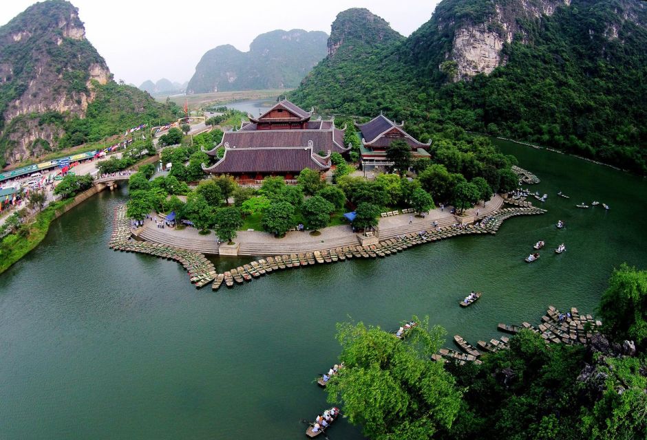 Hanoi: Hoa Lu, Mua Cave and Trang an Day Tour With Lunch - Traveler Experience