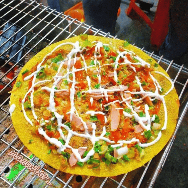 Hanoi Train Street Food Tour With a Local - Pickup Included