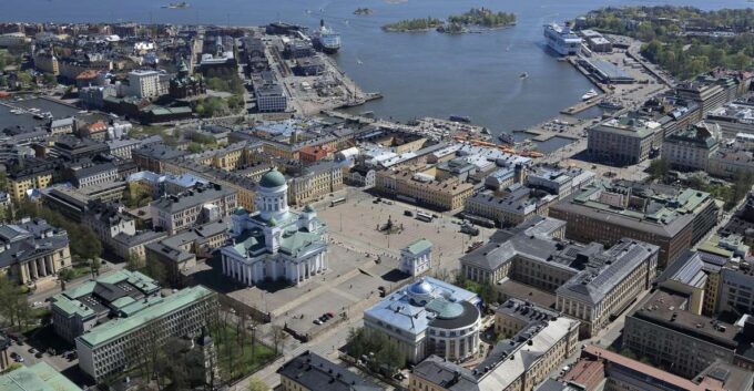 Helsinki: City Center Highlights Guided Minivan Tour - Weather Considerations