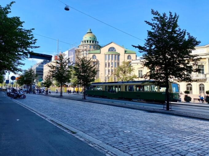 Helsinki: City Highlights and Suomenlinna Eco-Friendly Tour - Exploring Helsinkis Must-See Sites