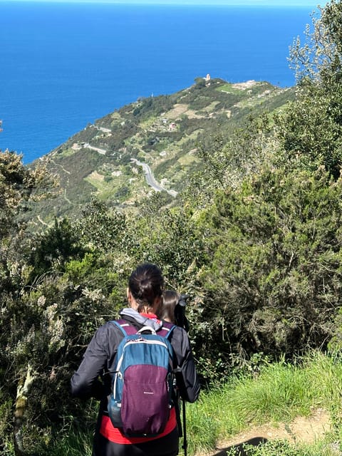 Hiking and Wine Tasting Experience - Getting to Riomaggiore