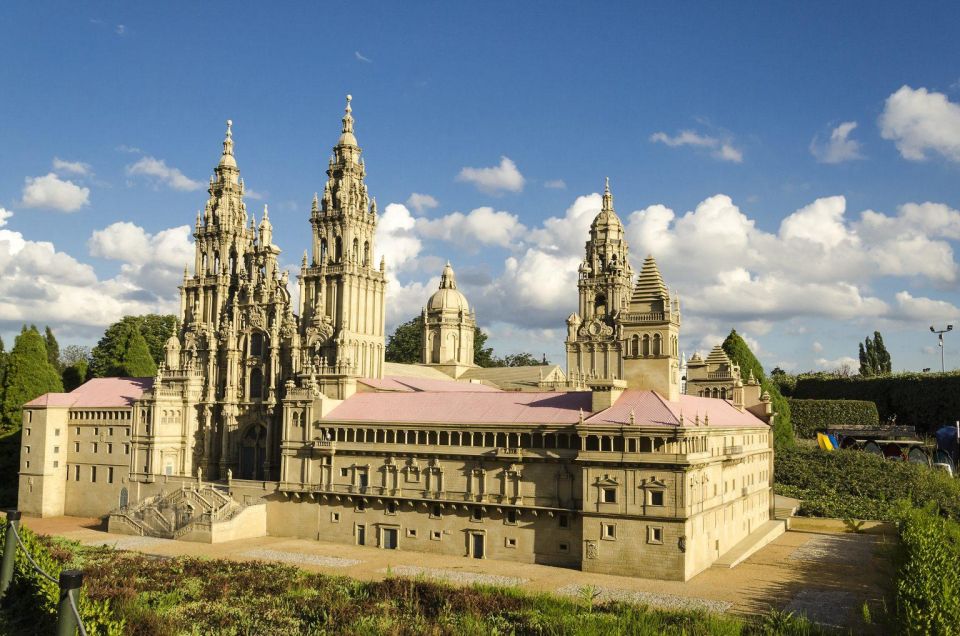 Historic Corners of Santiago De Compostela Walking Tour - Cancellation Policy