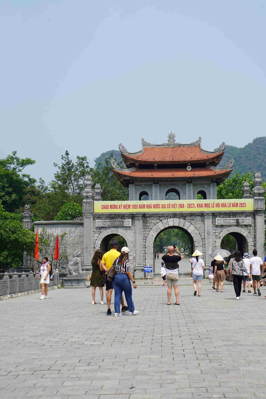 Hoa Lu & Tam Coc - Biking With Buffet Lunch - Cycling