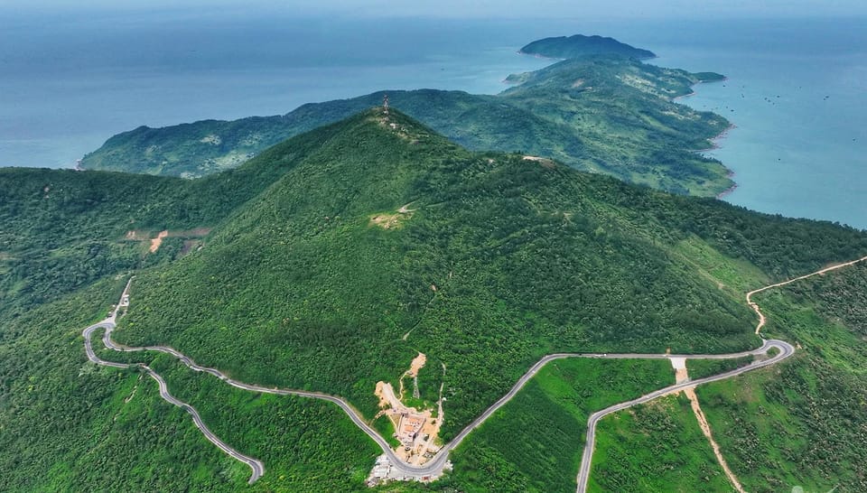 Hoi An Private Transfer to Hue via Hai Van Pass & Golden Bridge - Lang Co Beach