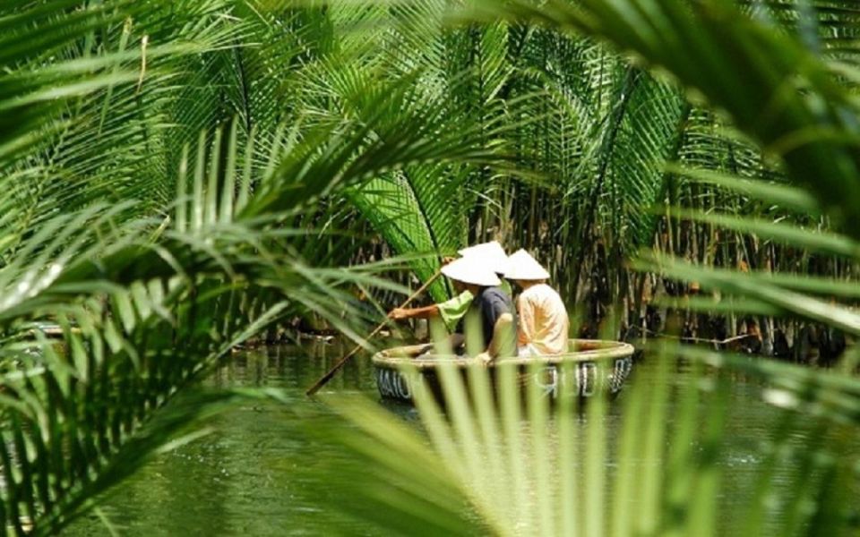 Hoian: Bay Mau Vegan Cooking Class, Market &Basket Boat Trip - Inclusions and Amenities