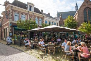 Hotel De Gulden Leeuw - Contact Information and Directions