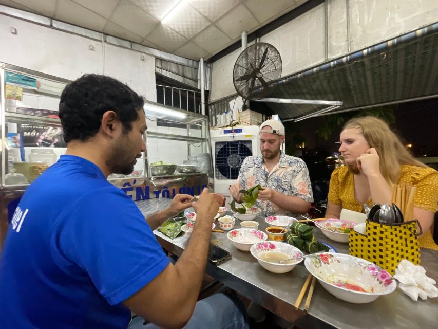 Hue : Night Local Street Food Tour by Vietnamese Cyclo - Accessibility and Comfort