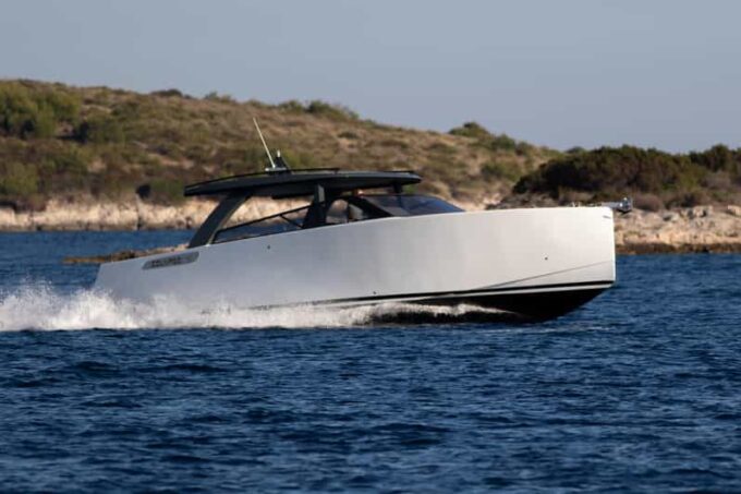 Hvar: Colnago 45 Speedboat Private Charter With Crew - Customizable Itinerary Options