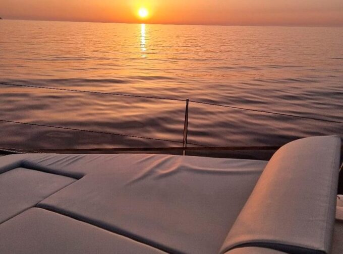 Ibiza: Sunset Boat Trip With Appetizers, Only up to 6 Guests - Meeting Location and Check-in