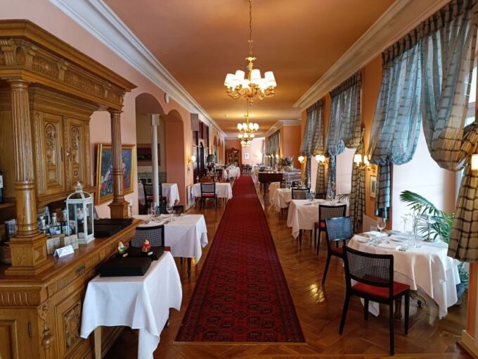 Interlaken: Highlights Tour With a Local by Private Car - Booking and Cancellation Policies