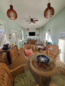 Island View Cottages Sebastian - Booking Information