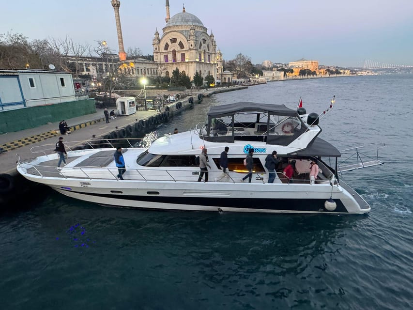 Istanbul: Daytime Bosphorus Yacht Cruise With Fruit & Snacks - Customer Reviews Summary