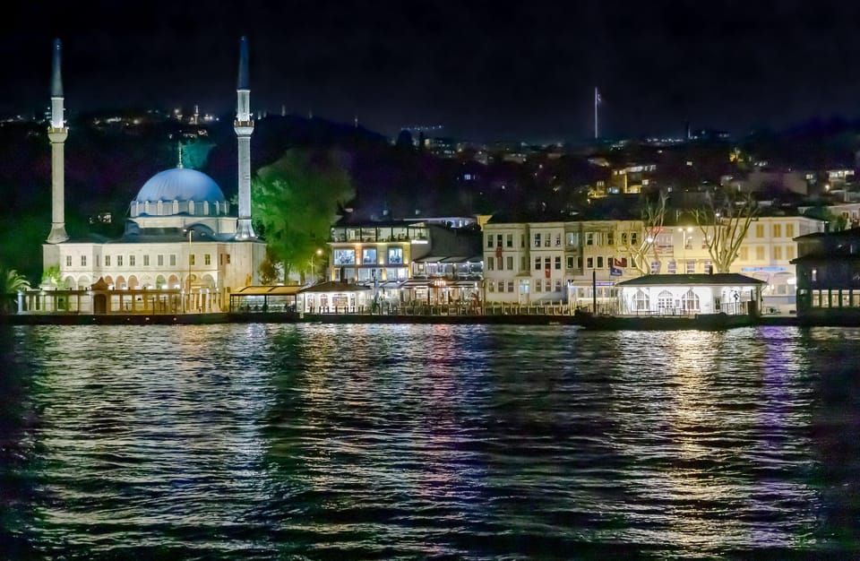 Istanbul: Dinner Cruise With Hotel Transfer and Soft Drinks - Entertainment Onboard