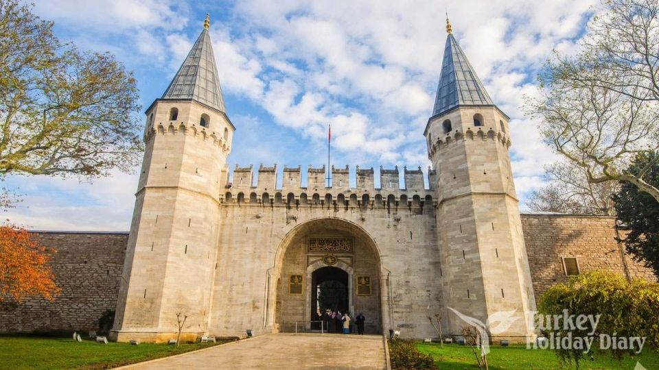 Istanbul: Old City Tour and Luxury Sunset Bosphorus Cruise - Group Size and Experience