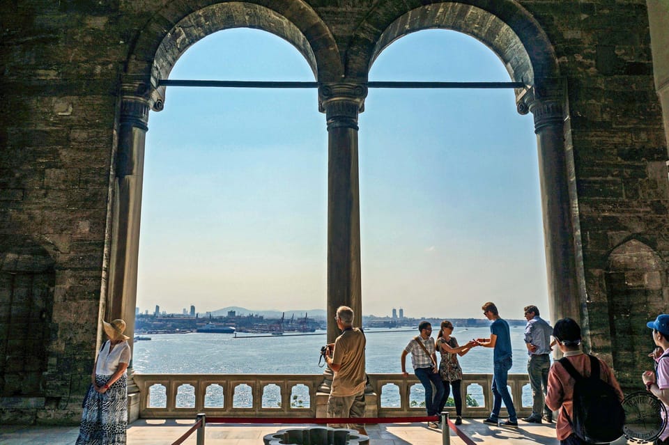 Istanbul: Topkapi Palace & Hagia Sophia Fast-Track Tour - Additional Tour Features