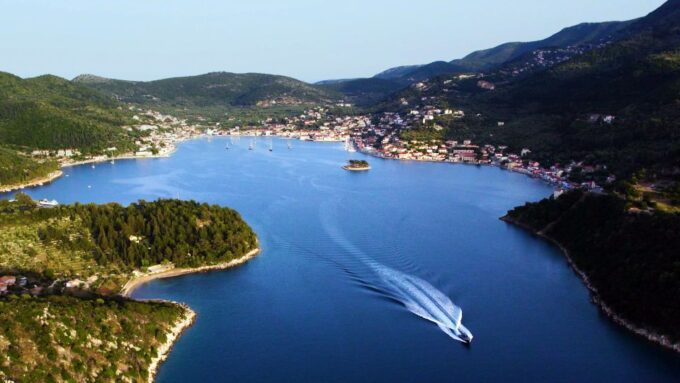 Ithaca Island Tour With Bus & Swim Stops - Pickup and Drop-off Locations