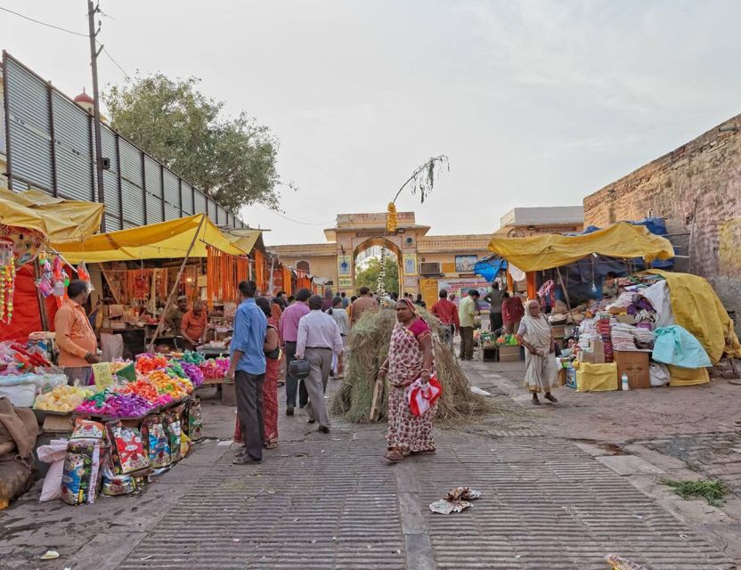 Jaipur: Exclusive Private Shopping Tour With Pick-Up & Drop - Additional Costs