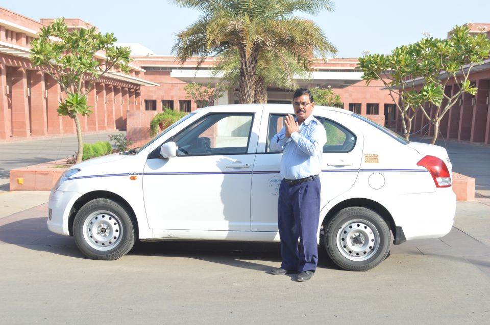 Jaipur: Private Airport Transfer To or From the City - Meeting Point Details