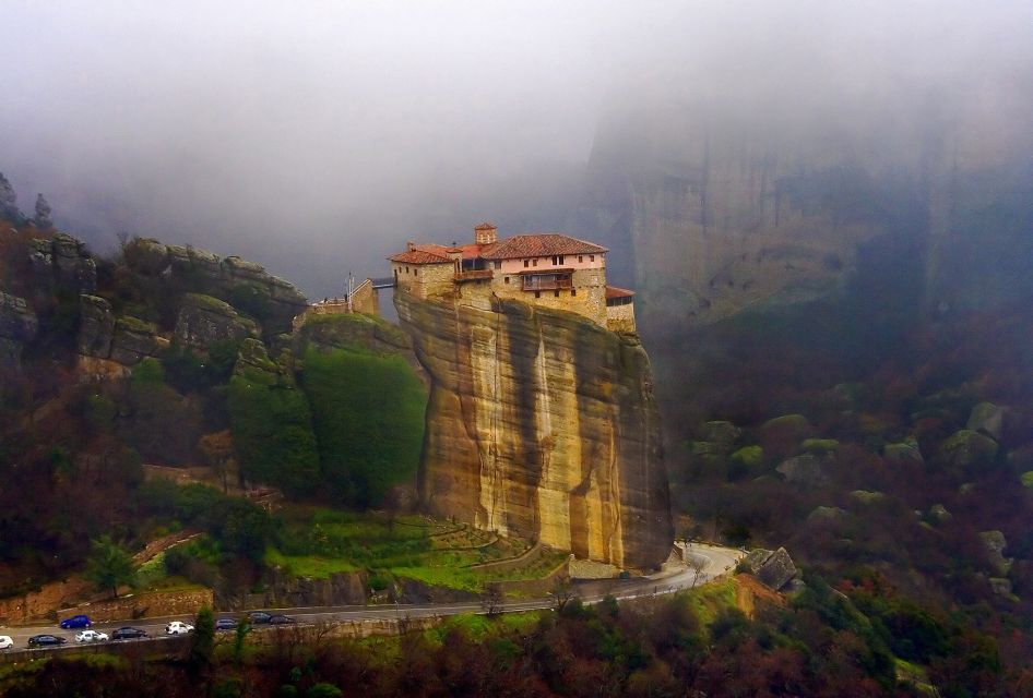 Kalabaka: Meteora Monasteries Minibus Tour With Photo Stops - Monastery Visits