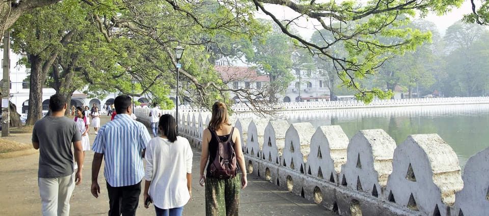 Kandy Private Day Trip: From Colombo - Bahirawakanda Hill Viewpoint