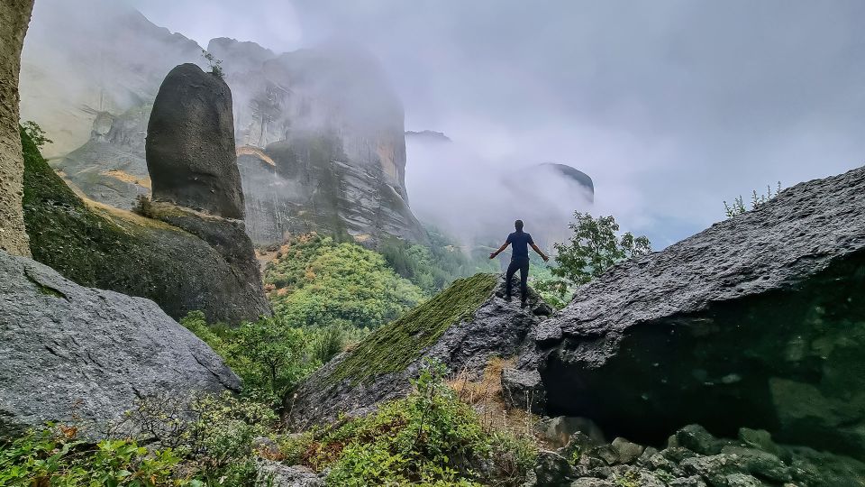 Kastraki: Meteora Via Cordata Hiking Tour to the Great Saint - Discovering Kastraki Village